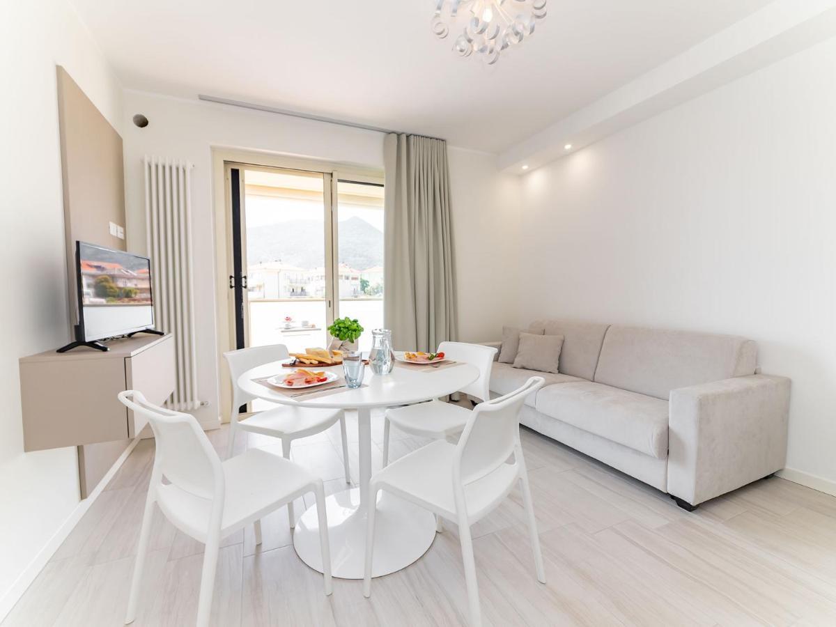 Michelangelo With Swimming Pool And Terrace Apartment Borghetto Santo Spirito Bagian luar foto